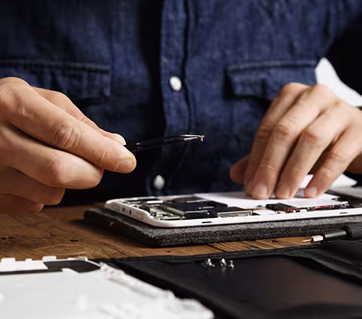 Refix India mobile repairing course fees details with classroom and students learning